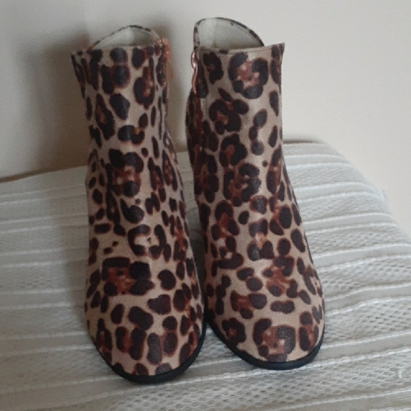Leopard Print Ankle Booties - Picture 2 of 9